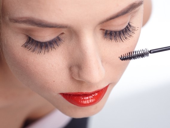 再び注目されている「エクステ」