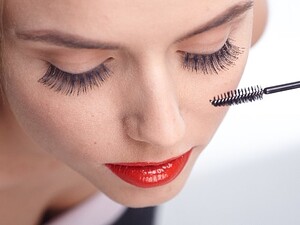 再び注目されている「エクステ」